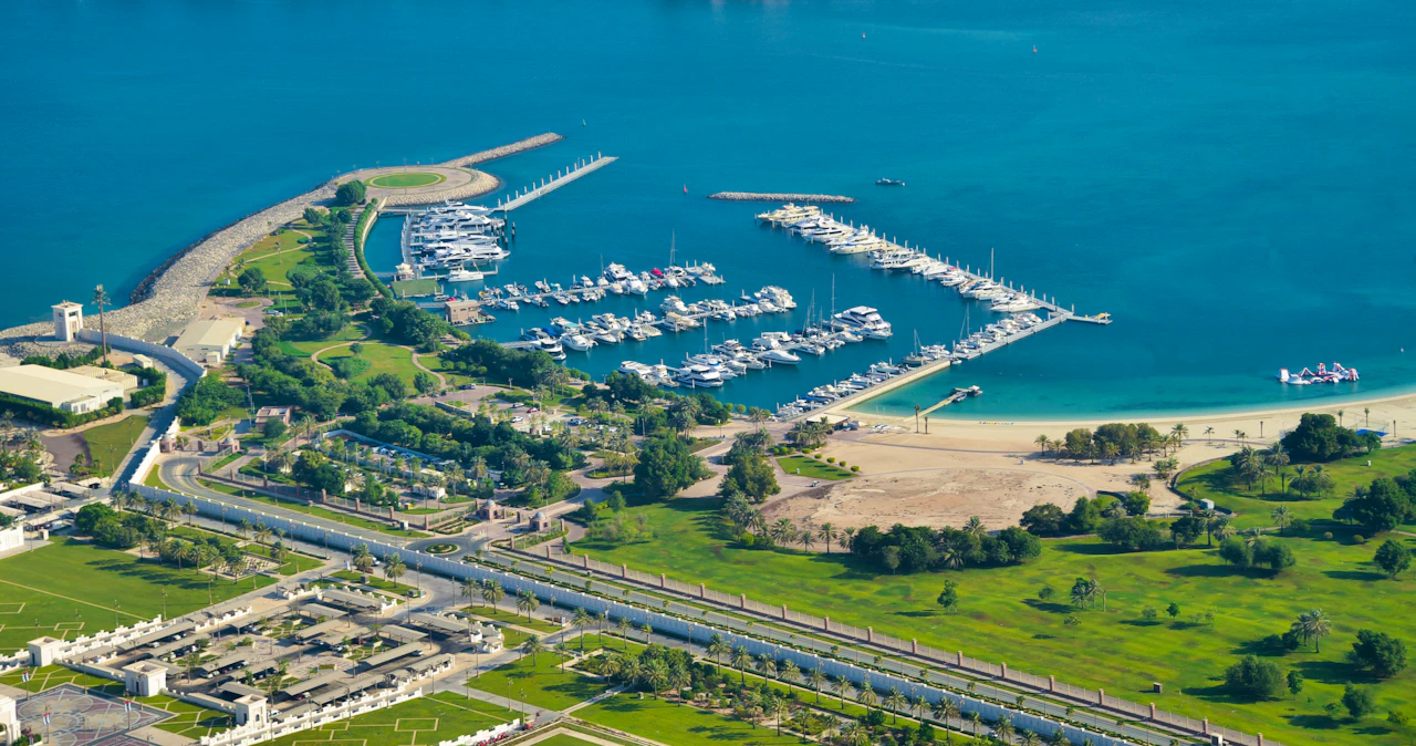 Abu Dhabi Helicopter Tour 30 MIN (Sharing Basis)